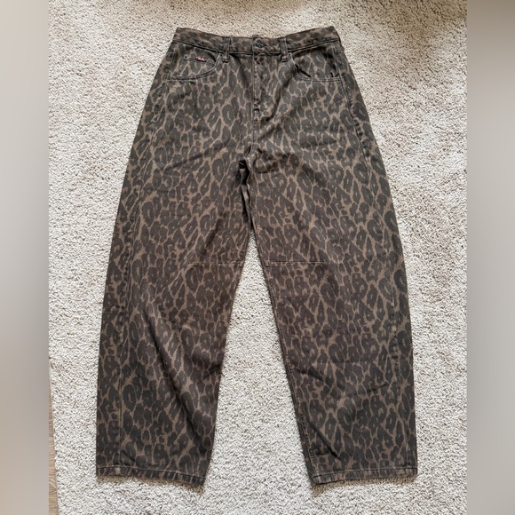 BDG Urban Outfitters Logan Printed Buckle Baggy Barrel Jeans. - Picture 3 of 8